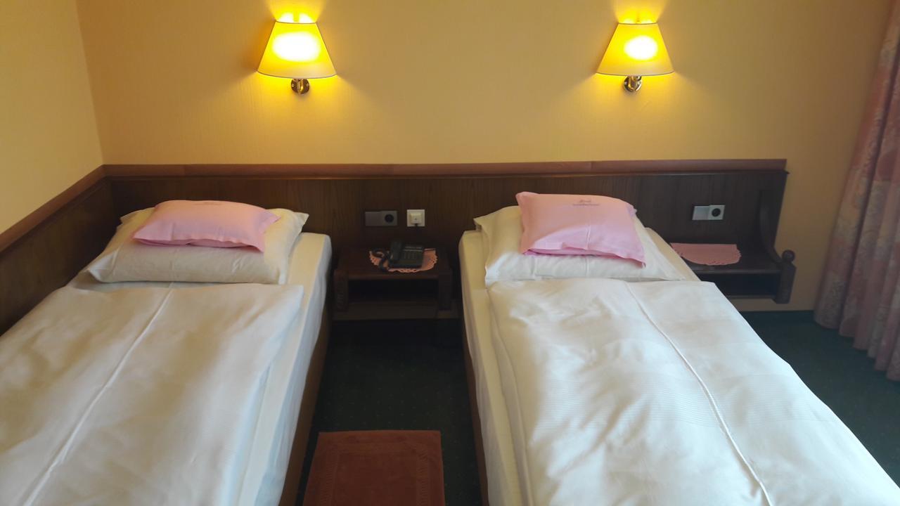 Hotel Am Schoenbuchrand 蒂宾根 外观 照片